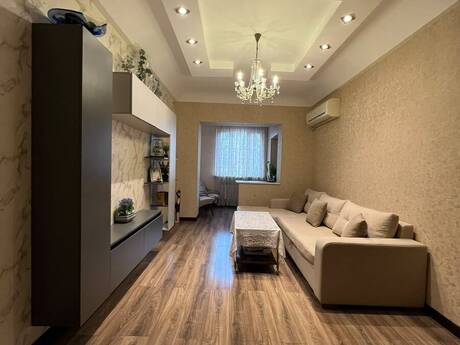 4 otaq · 85 m² · 4/5 mərtəbə, Azadlıq Prospekti