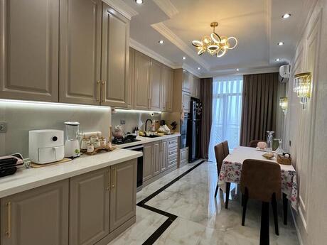 2-комн. новостройка - пос. Ази Асланова - 100 м²