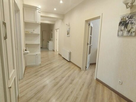 Kirayə 4 otaqlı mənzil, 160 m², Ağ şəhər: 2 800 ₼/ay 4