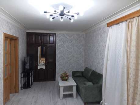 Elan №6386234 - Bakı, İçəri Şəhər m., 3 otaqlı, 80 m², 1/3 mərtəbə