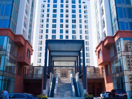3-комн. новостройка - м. Элмляр Академиясы - 100 м²