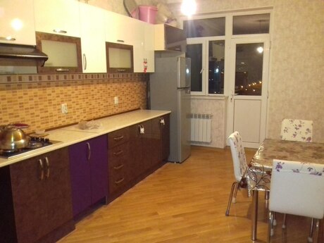 Объявление №6386568 - Баку, м. Халглар Достлугу, 2-комн., 70 м², 10/11 этаж