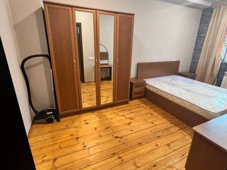 Elan №6386742 - Bakı, 28 May m., 2 otaqlı, 60 m², 2/5 mərtəbə