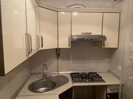 Elan №6386744 - Bakı, Nizami r., 2 otaqlı, 50 m², 4/5 mərtəbə