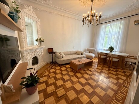 Elan №6386913 - Bakı, Nizami m., 3 otaqlı, 85 m², 2/5 mərtəbə