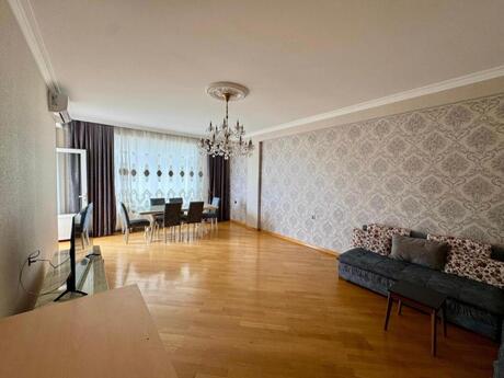 Elan №6387173 - Bakı, Şah İsmayıl Xətai m., 3 otaqlı, 131 m², 13/20 mərtəbə