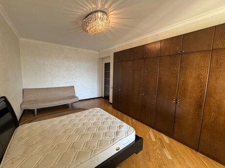 Kirayə 4 otaqlı mənzil, 195 m², Nəsimi: 1 500 ₼/ay 5