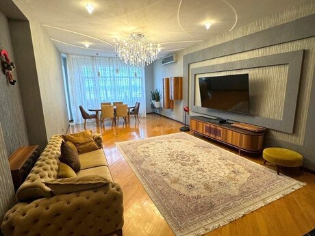 Elan №6387506 - Bakı, Elmlər Akademiyası m., 7 otaqlı, 450 m², 15/16 mərtəbə