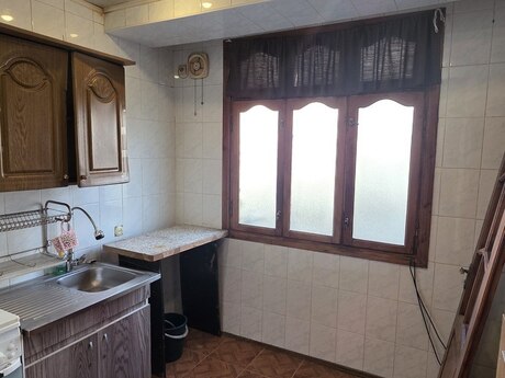 Elan №6387690 - Bakı, Əmircan q., 4 otaqlı, 65 m², 2/5 mərtəbə