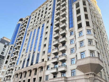 4 otaqlı mənzil, 242 m², 28 May: 640 000 ₼ 4