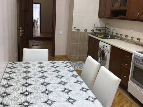 Kirayə 3 otaqlı mənzil, 145 m², Nəsimi: 1 000 ₼/ay 2