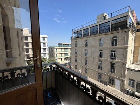 Elan №6388603 - Bakı, Bayıl q., 2 otaqlı, 52 m², 3/5 mərtəbə
