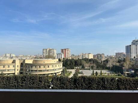 Elan №6388667 - Bakı, 3-cü mikrorayon q., 4 otaqlı, 180 m², 5/18 mərtəbə