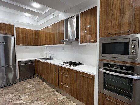 3 otaq · 133 m² · 3/6 mərtəbə, Bayıl