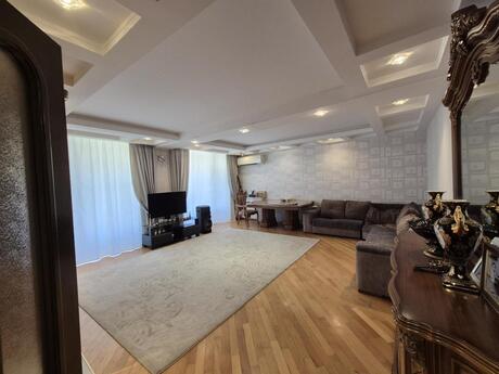 Объявление №6389603 - Баку, м. Ази Асланов, 4-комн., 120 м², 5/5 этаж