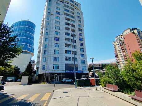 Elan №6389671 - Bakı, Elmlər Akademiyası m., 200 m²