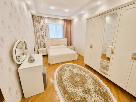 4-room apartment, 165 m², 8 Noyabr: 450 000 ₼ 3