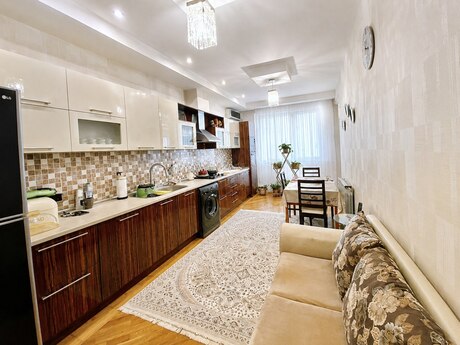 4-room apartment, 165 m², 8 Noyabr: 450 000 ₼ 5
