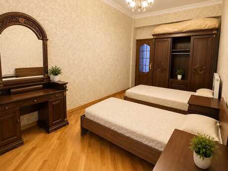 Kirayə 3 otaqlı mənzil, 135 m², İnşaatçılar: 900 ₼/ay 4