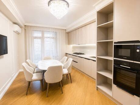 Kirayə 3 otaqlı mənzil, 180 m², Səbail: 4 000 ₼/ay 3