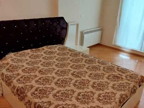 3-комнатная квартира, 137 м², Sahil: 570 000 ₼ 3