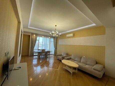 Kirayə 3 otaqlı mənzil, 130 m², Şah İsmayıl Xətai: 1 500 ₼/ay 4