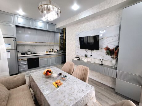Объявление №6390232 - Баку, м. Ази Асланов, 3-комн., 67 м², 2/12 этаж