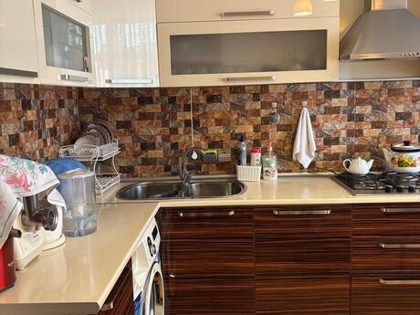 2-room new-build apartment for sale in Yeni Yasamal, 80 m², 208 000 AZN, photo 2 / 11