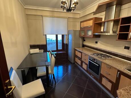 Elan №6390457 - Bakı, İçəri Şəhər m., 3 otaqlı, 130 m², 4/9 mərtəbə