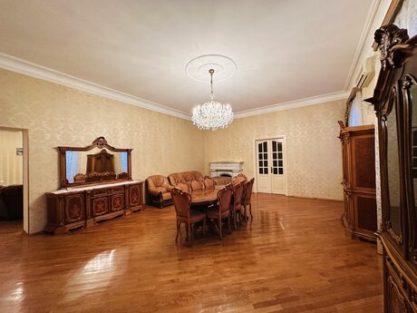 Объявление №6390555 - Баку, м. 28 мая, 4-комн., 150 м², 3/3 этаж