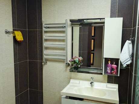 8 Noyabrda 3 otaqlı yeni tikili mənzil kirayə verilir, 120 m², 1 050 AZN/ay, şəkil 2 / 12