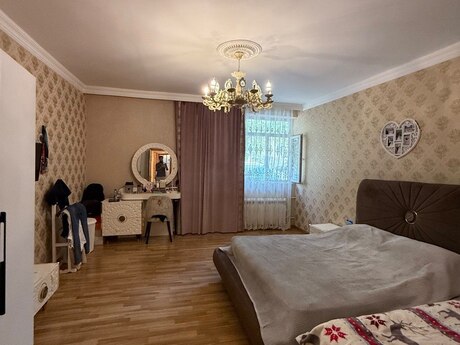 5-room old-build apartment for sale in Badamdar, 120 m², 235 000 AZN, photo 5 / 12