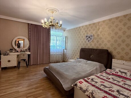 5-room old-build apartment for sale in Badamdar, 120 m², 235 000 AZN, photo 4 / 12