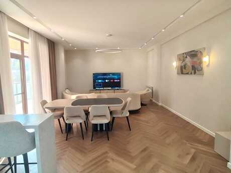 Kirayə 3 otaqlı mənzil, 170 m², İzmir Residence: 3 200 ₼/ay 2