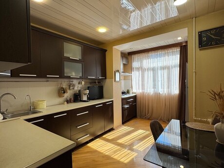 4 otaqlı mənzil, 100 m², Bakıxanov: 243 000 ₼ 5