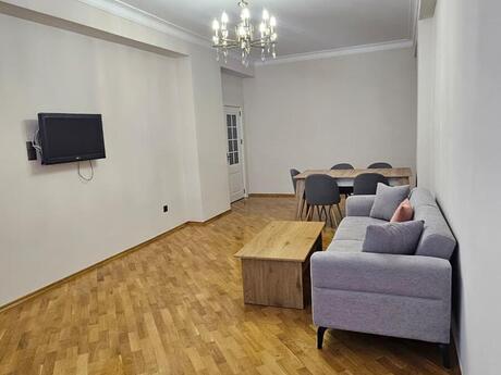 Elan №6390997 - Bakı, Nizami m., 2 otaqlı, 70 m², 3/16 mərtəbə