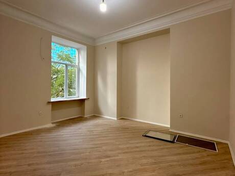3-room apartment for rent, 130 m², Səbail: 1 200 ₼/mo 3
