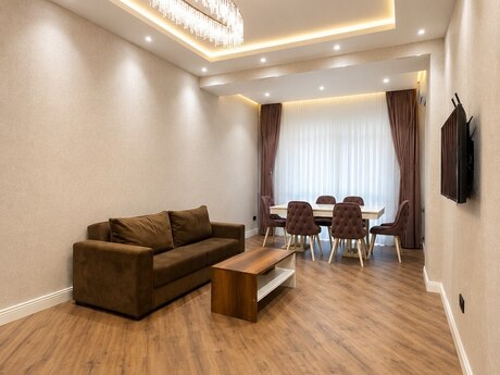 Elan №6391117 - Bakı, Nizami m., 2 otaqlı, 80 m², 2/9 mərtəbə
