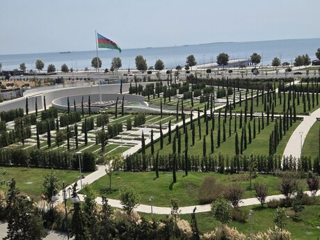 Şah İsmayıl Xətaidə 4 otaqlı köhnə tikili mənzil satılır, 100 m², 320 000 AZN, şəkil 2 / 12