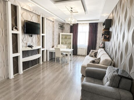 2 otaq · 96 m² · 11/12 mərtəbə, İnşaatçılar