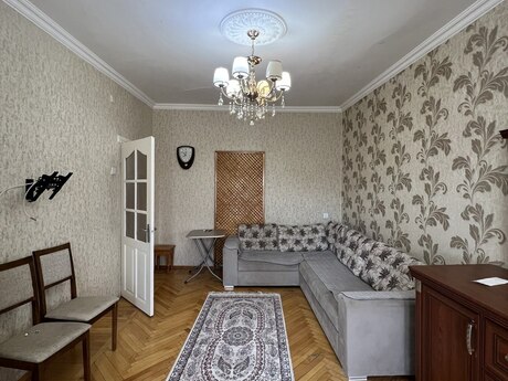 Elan №6392179 - Bakı, Elmlər Akademiyası m., 3 otaqlı, 90 m², 5/5 mərtəbə