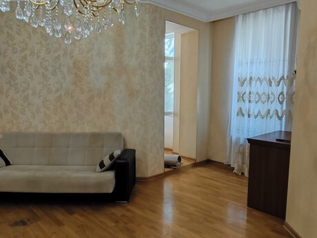 Elan №6392316 - Bakı, Nəsimi r., 2 otaqlı, 70 m², 2/3 mərtəbə