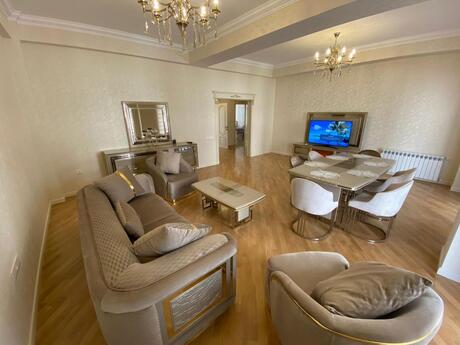 Elan №6392663 - Bakı, Ağ şəhər q., 3 otaqlı, 150 m², 3/7 mərtəbə