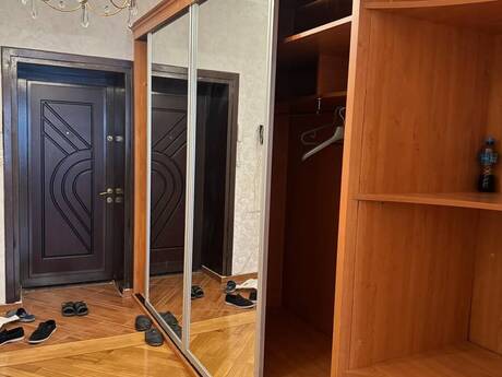 3-room apartment for rent, 140 m², Elmlər Akademiyası: 1 199 ₼/mo 3