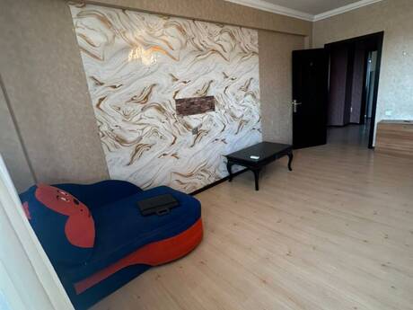 3-room apartment for rent, 140 m², Bakmil: 800 ₼/mo 2