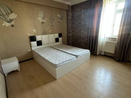 3-room apartment for rent, 140 m², Bakmil: 800 ₼/mo 5