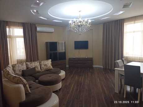 Elan №6392923 - Bakı, Şah İsmayıl Xətai m., 4 otaqlı, 200 m², 10/16 mərtəbə