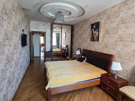 3 otaqlı mənzil, 170 m², 28 May: 460 000 ₼ 3