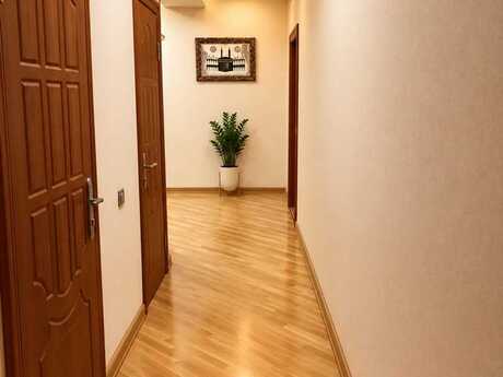 3 otaqlı mənzil, 136 m², 20 Yanvar: 300 000 ₼ 3