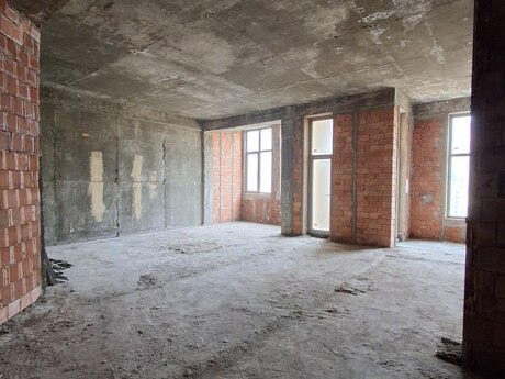 4 rooms · 200 m²